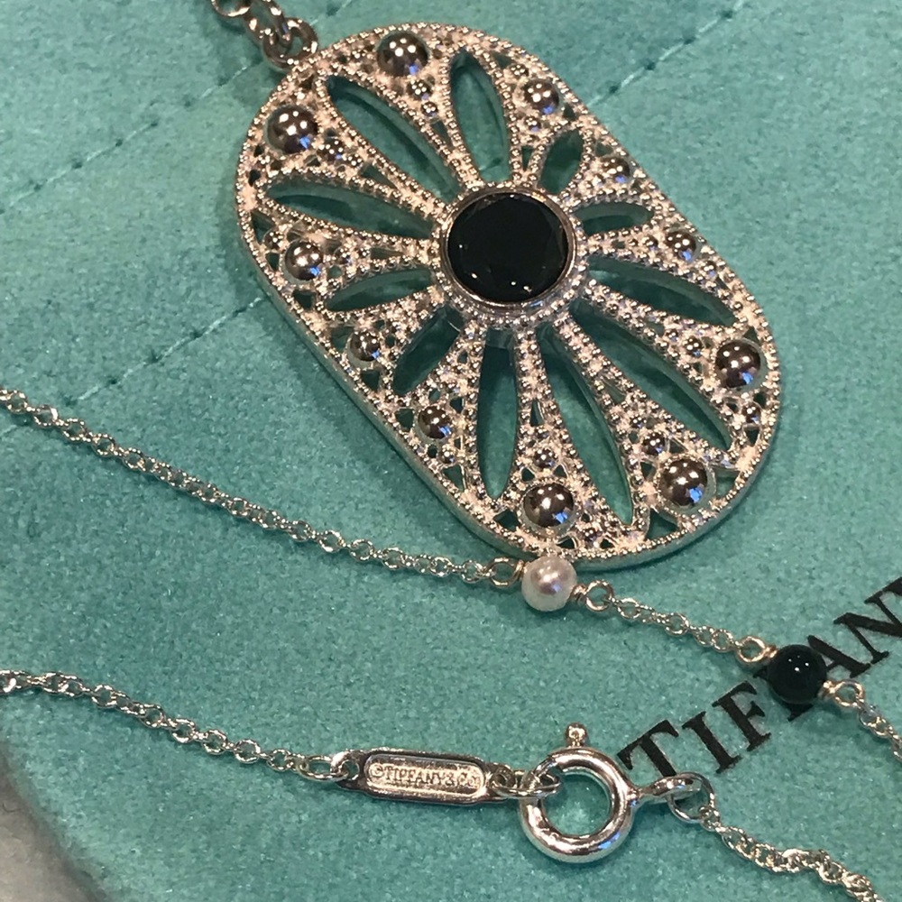 Tiffany and Co Daisy Necklace